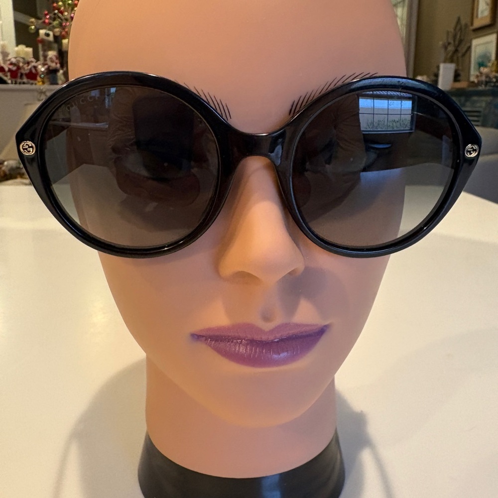 AUTHENTIC GUCCI GG0023S 003 SUNGLASSES  round black face with tortoise arms